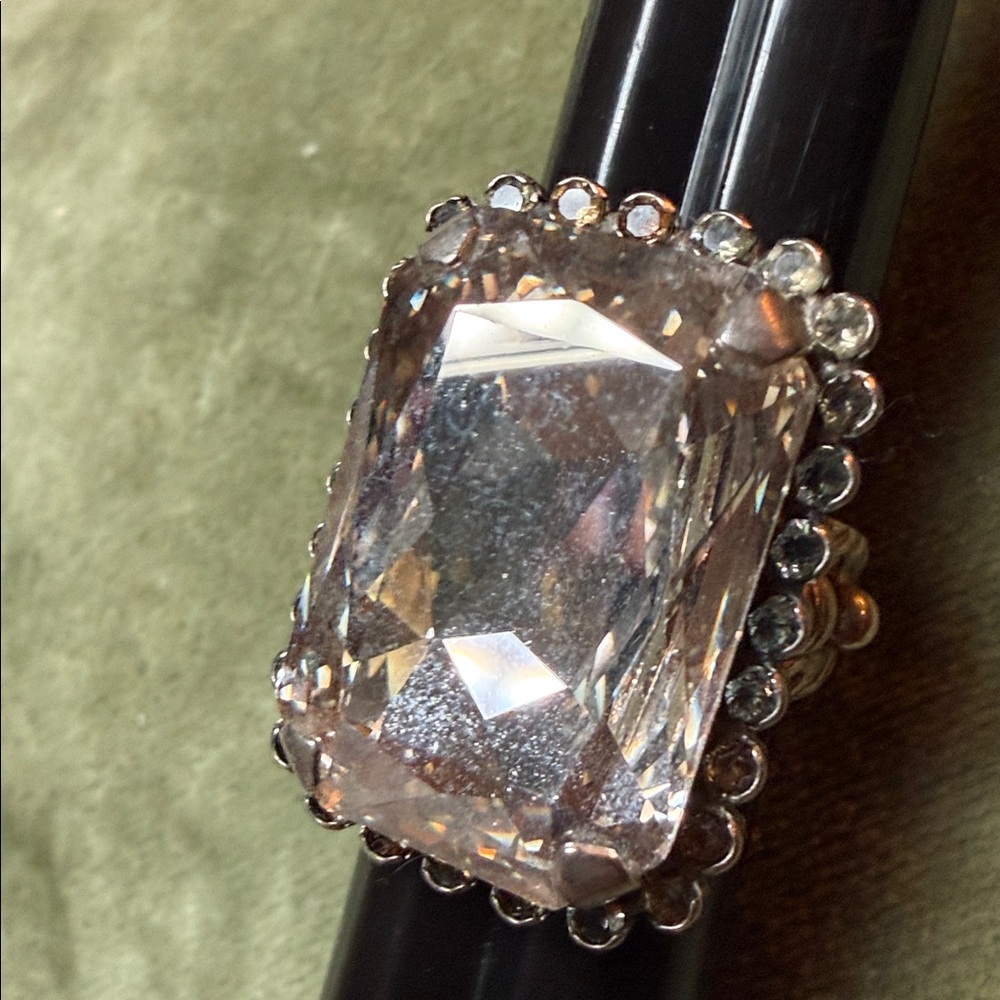 Sorrelli Silver Rectangular Crystal Ring - image 5